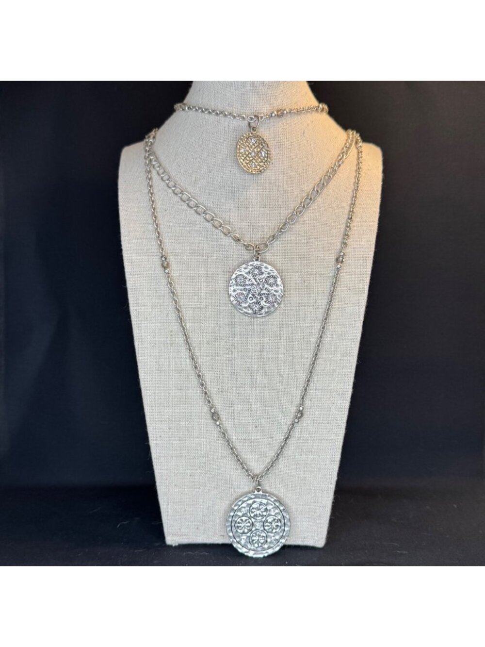 Silver Tone Three Strand Necklace Individual Necklace Circle Pendants 20.5"